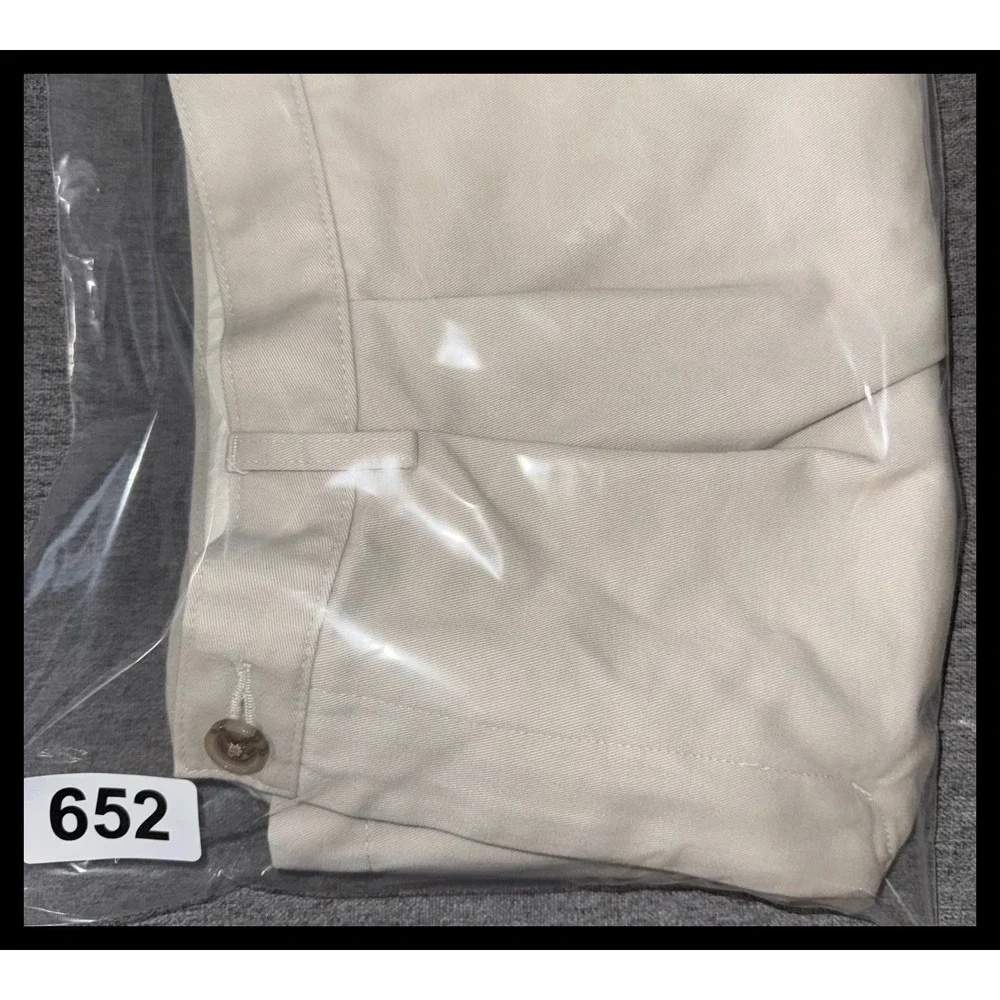 Lands'‎ End Chino Shorts Mens 36 Beige Pleated Traditional Fit Casual